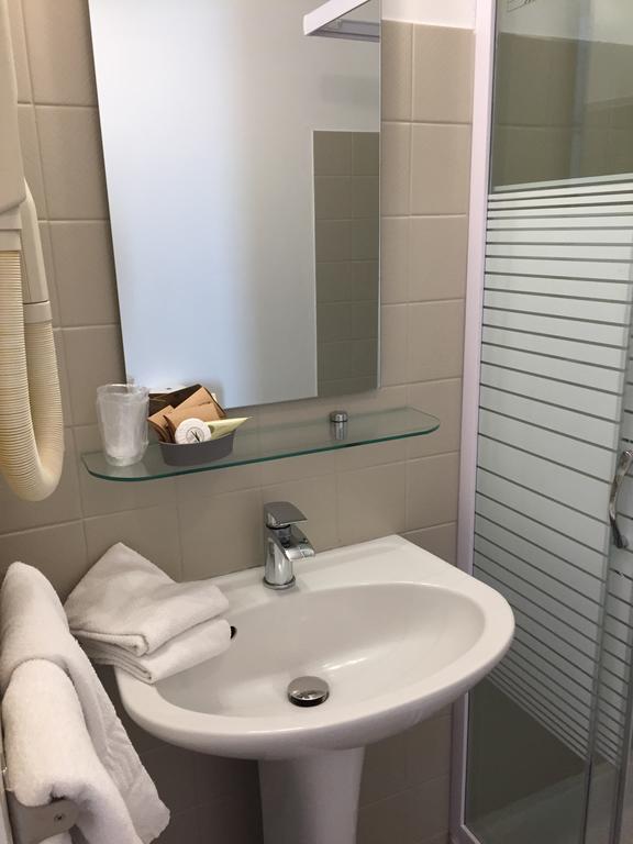 Hotel De La Bonnheure Bracieux Eksteriør billede